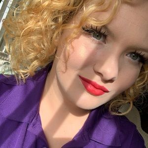 Meet your Posher, Leeann